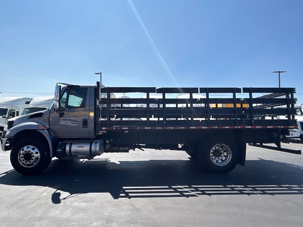Flatbed Truck-Light and Medium Duty Trucks-International-2019-4300-Fontana-CA-68,570\n\t\tmiles-$ 50,250 - Image 4