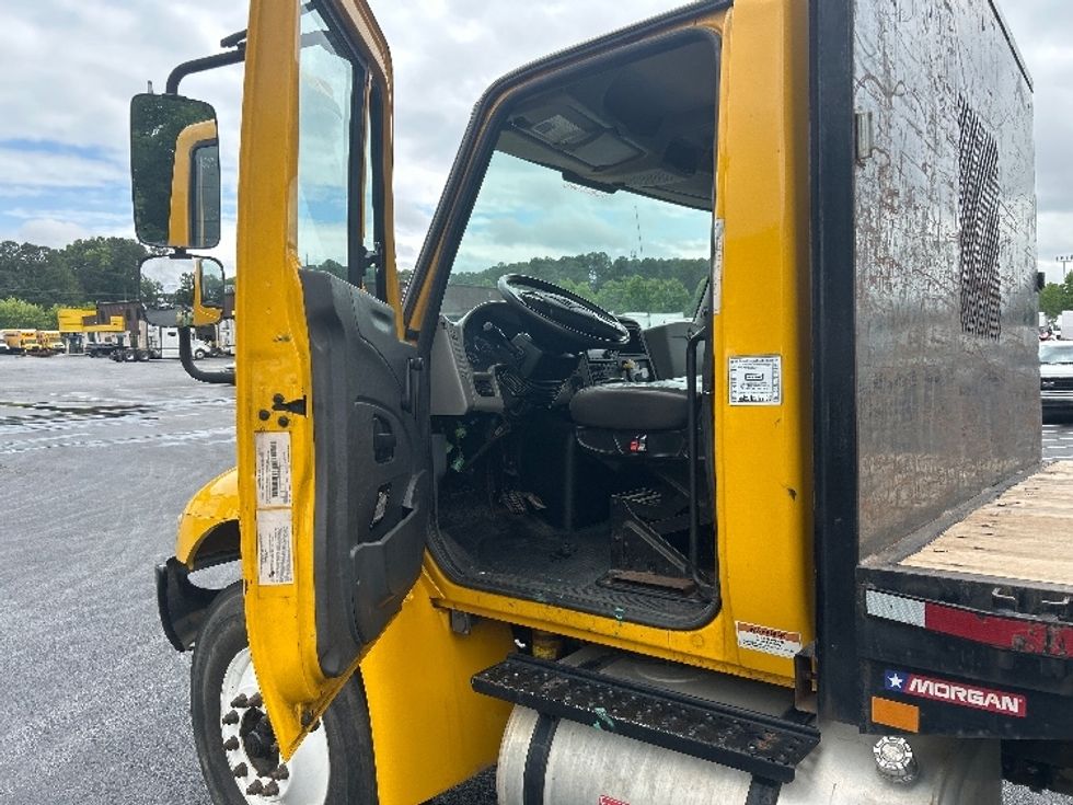 Flatbed Truck-Light and Medium Duty Trucks-International-2019-4300-Forest Park-GA-175,188\n\t\tmiles-$ 41,000 - Image 16