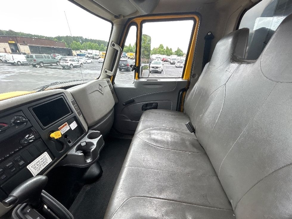 Flatbed Truck-Light and Medium Duty Trucks-International-2019-4300-Forest Park-GA-175,188\n\t\tmiles-$ 41,000 - Image 19