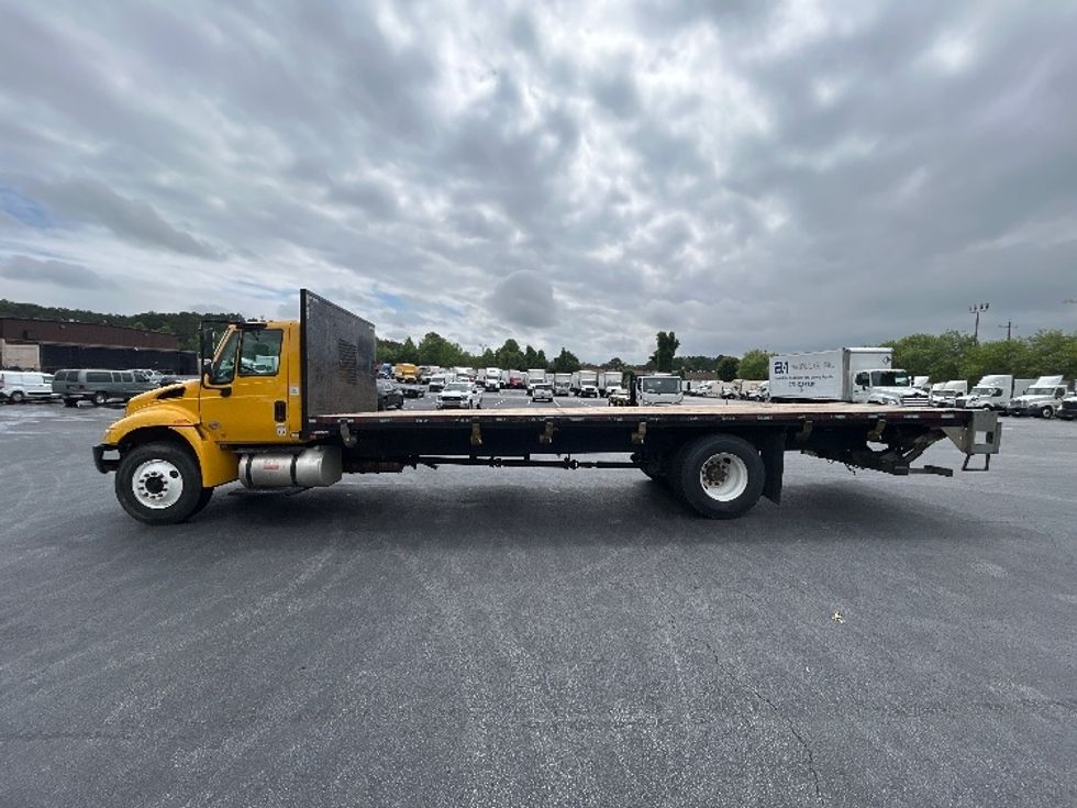Flatbed Truck-Light and Medium Duty Trucks-International-2019-4300-Forest Park-GA-175,188\n\t\tmiles-$ 41,000 - Image 4