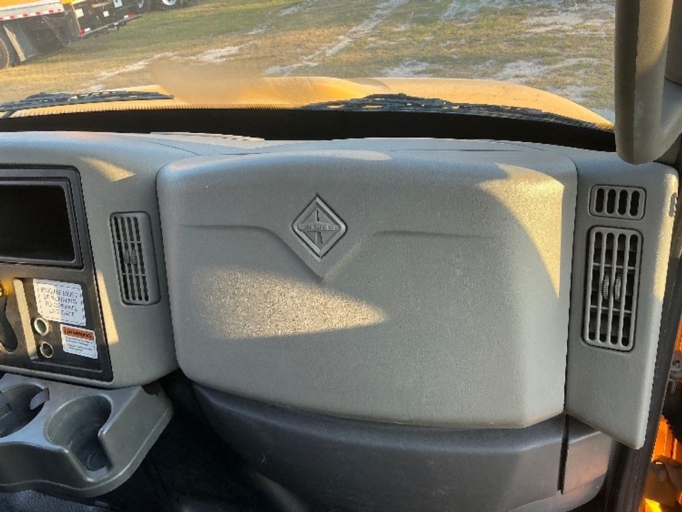 Flatbed Truck-Light and Medium Duty Trucks-International-2019-4300-Garden City-GA-113,349\n\t\tmiles-$ 49,500 - Image 17