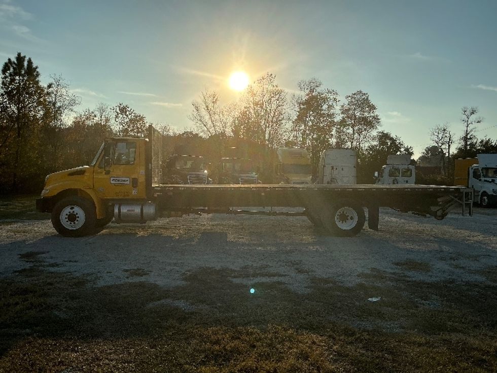 Flatbed Truck-Light and Medium Duty Trucks-International-2019-4300-Garden City-GA-113,349\n\t\tmiles-$ 49,500 - Image 3