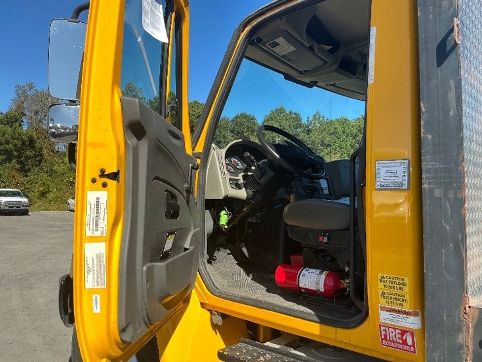 Flatbed Truck-Light and Medium Duty Trucks-International-2019-4300-Garden City-GA-177,664\n\t\tmiles-$ 45,250 - Image 13