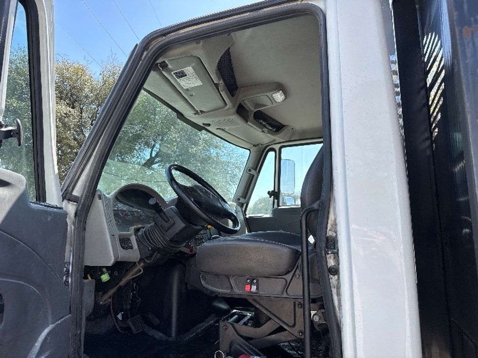 Flatbed Truck-Light and Medium Duty Trucks-International-2019-4300-Garland-TX-251,790\n\t\tmiles-$ 33,750 - Image 13