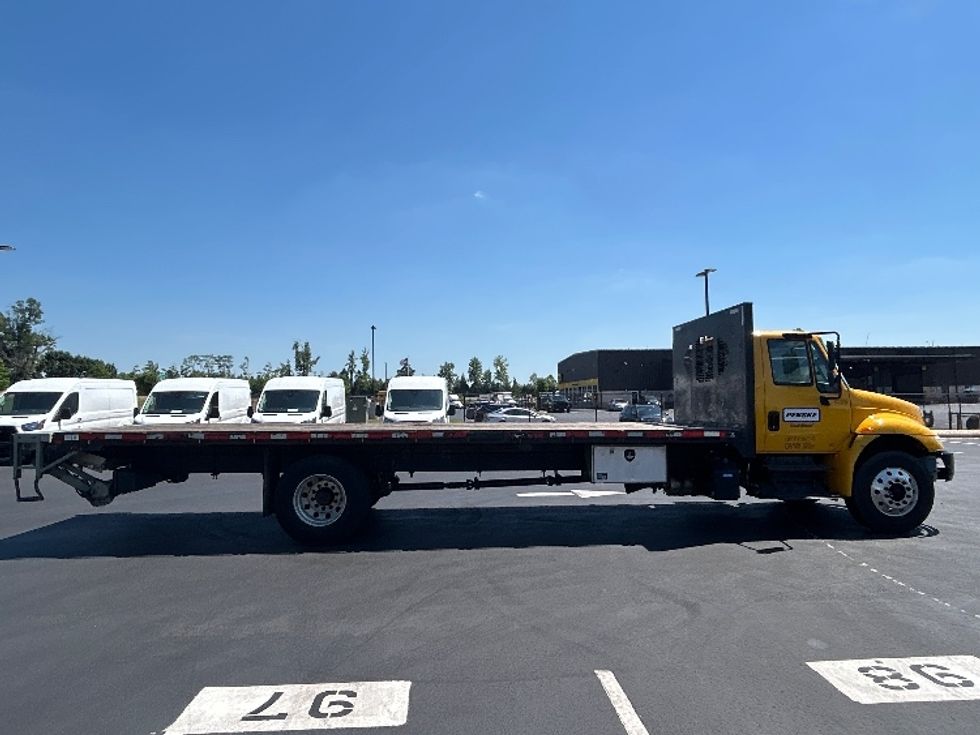 Flatbed Truck-Light and Medium Duty Trucks-International-2019-4300-Greensboro-NC-153,896\n\t\tmiles-$ 45,500 - Image 13