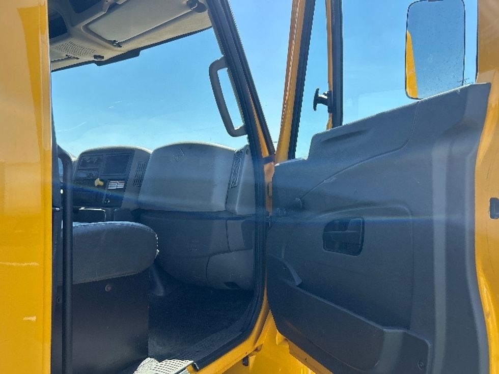 Flatbed Truck-Light and Medium Duty Trucks-International-2019-4300-Greensboro-NC-153,896\n\t\tmiles-$ 45,500 - Image 18