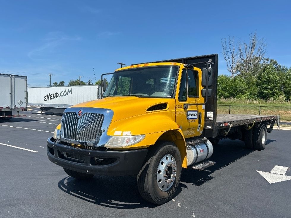 Flatbed Truck-Light and Medium Duty Trucks-International-2019-4300-Greensboro-NC-153,896\n\t\tmiles-$ 45,500 - Image 3