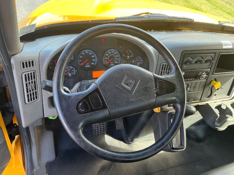Flatbed Truck-Light and Medium Duty Trucks-International-2019-4300-Harrisburg-PA-193,719\n\t\tmiles-$ 40,750 - Image 17