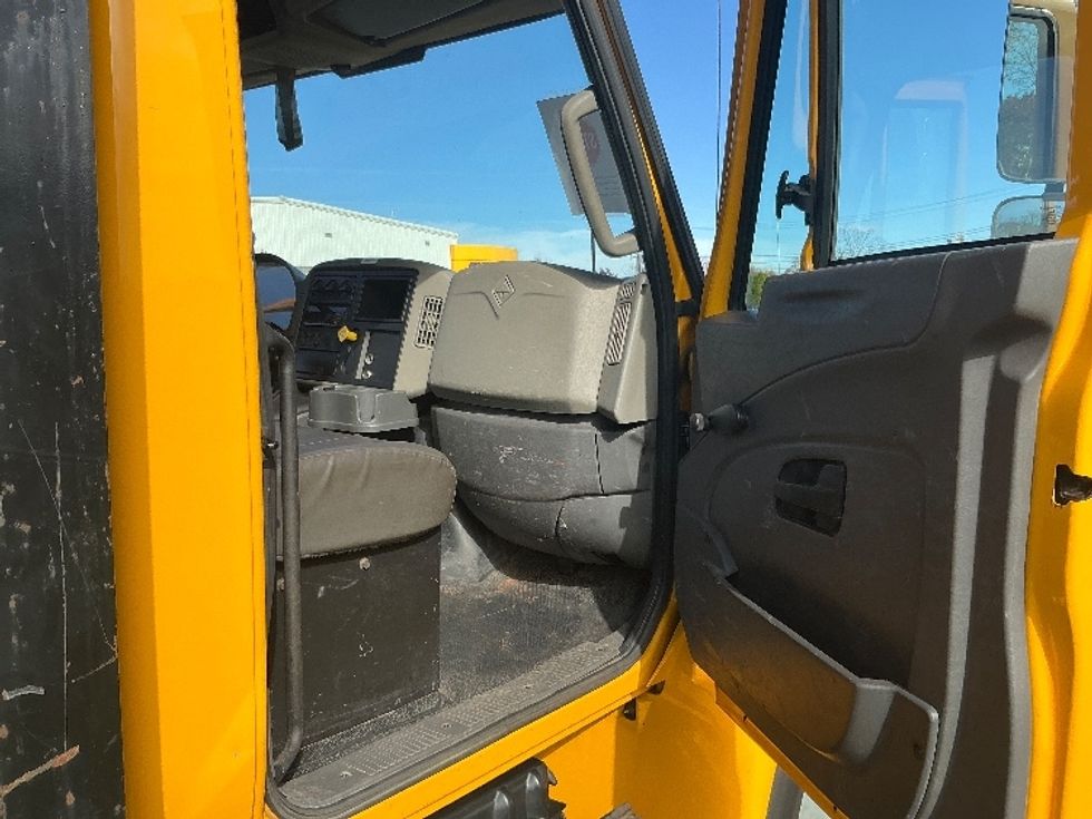Flatbed Truck-Light and Medium Duty Trucks-International-2019-4300-Harrisburg-PA-193,719\n\t\tmiles-$ 40,750 - Image 20