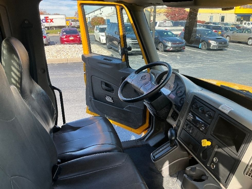 Flatbed Truck-Light and Medium Duty Trucks-International-2019-4300-Harrisburg-PA-193,719\n\t\tmiles-$ 40,750 - Image 22