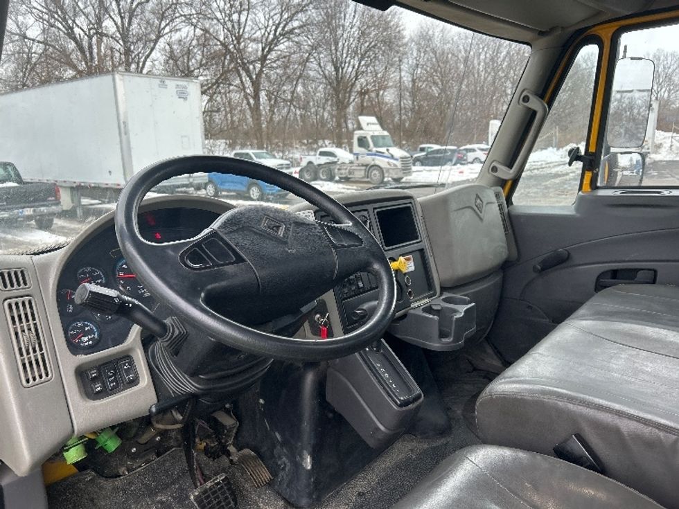 Flatbed Truck-Light and Medium Duty Trucks-International-2019-4300-Indianapolis-IN-125,031\n\t\tmiles-$ 43,750 - Image 17