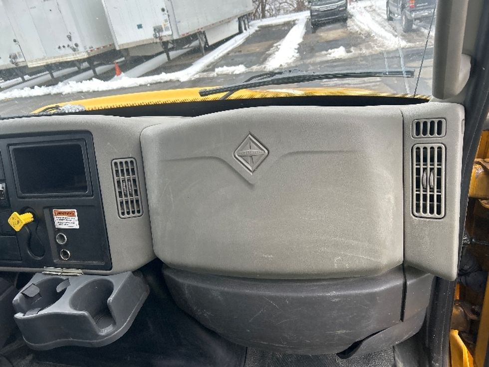 Flatbed Truck-Light and Medium Duty Trucks-International-2019-4300-Indianapolis-IN-125,031\n\t\tmiles-$ 43,750 - Image 21