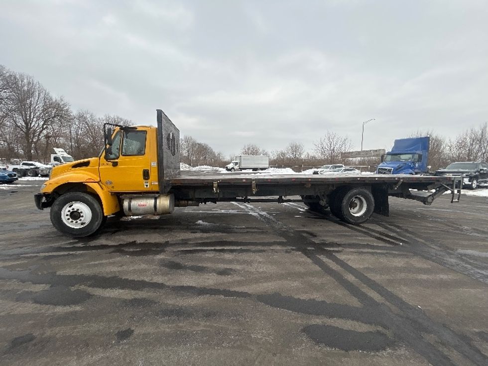 Flatbed Truck-Light and Medium Duty Trucks-International-2019-4300-Indianapolis-IN-125,031\n\t\tmiles-$ 43,750 - Image 4