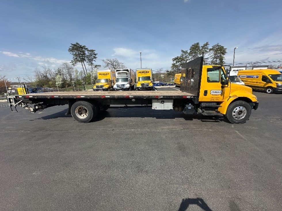 Flatbed Truck-Light and Medium Duty Trucks-International-2019-4300-Jessup-MD-145,314\n\t\tmiles-$ 48,000 - Image 15