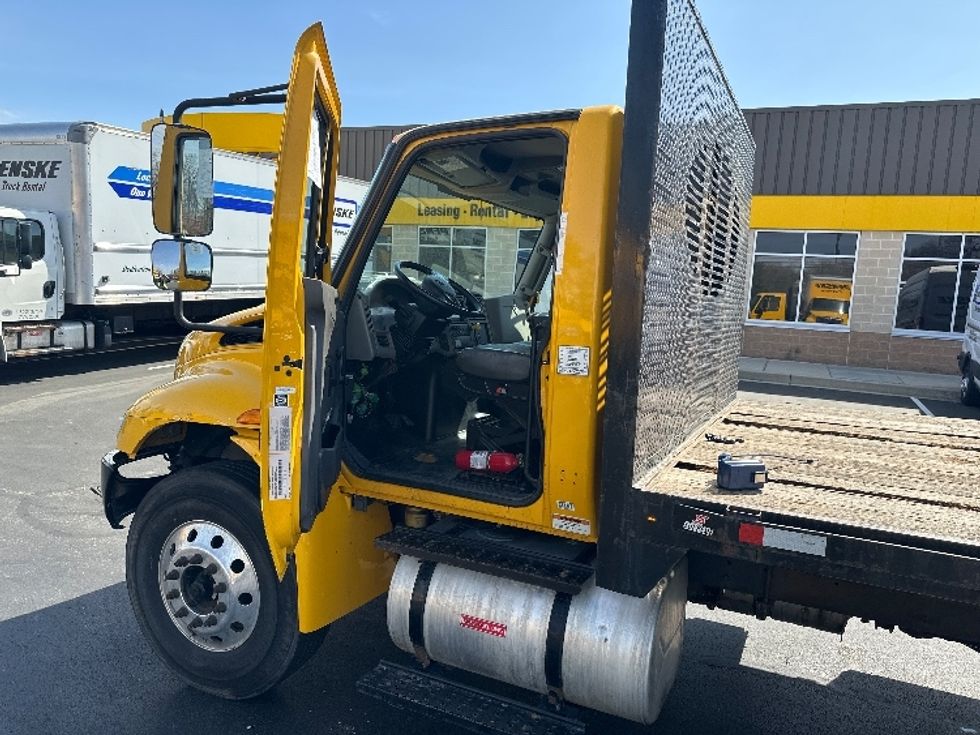 Flatbed Truck-Light and Medium Duty Trucks-International-2019-4300-Jessup-MD-145,314\n\t\tmiles-$ 48,000 - Image 16