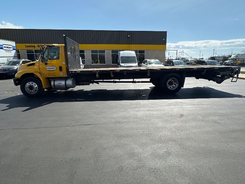 Flatbed Truck-Light and Medium Duty Trucks-International-2019-4300-Jessup-MD-145,314\n\t\tmiles-$ 48,000 - Image 4