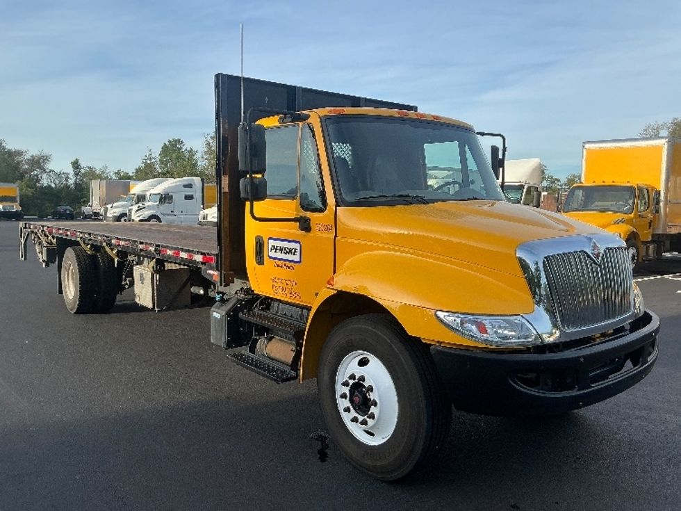 Flatbed Truck-Light and Medium Duty Trucks-International-2019-4300-Lakeland-FL-213,780\n\t\tmiles-$ 38,500 - Image 1