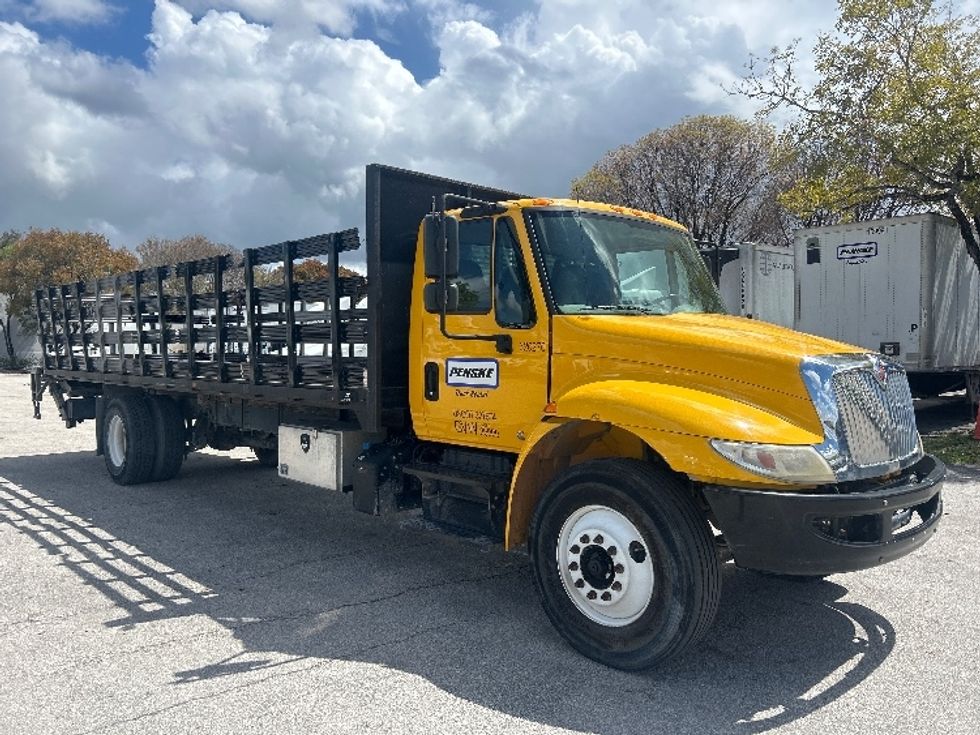 Flatbed Truck-Light and Medium Duty Trucks-International-2019-4300-Medley-FL-131,740\n\t\tmiles-$ 46,750 - Image 1