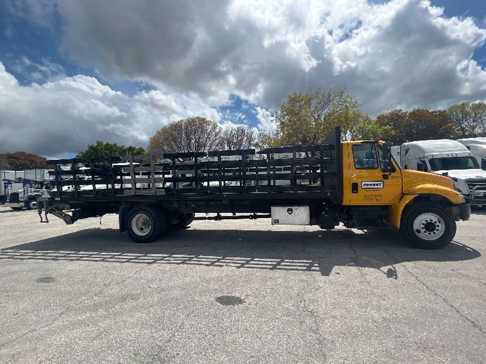 Flatbed Truck-Light and Medium Duty Trucks-International-2019-4300-Medley-FL-131,740\n\t\tmiles-$ 46,750 - Image 15