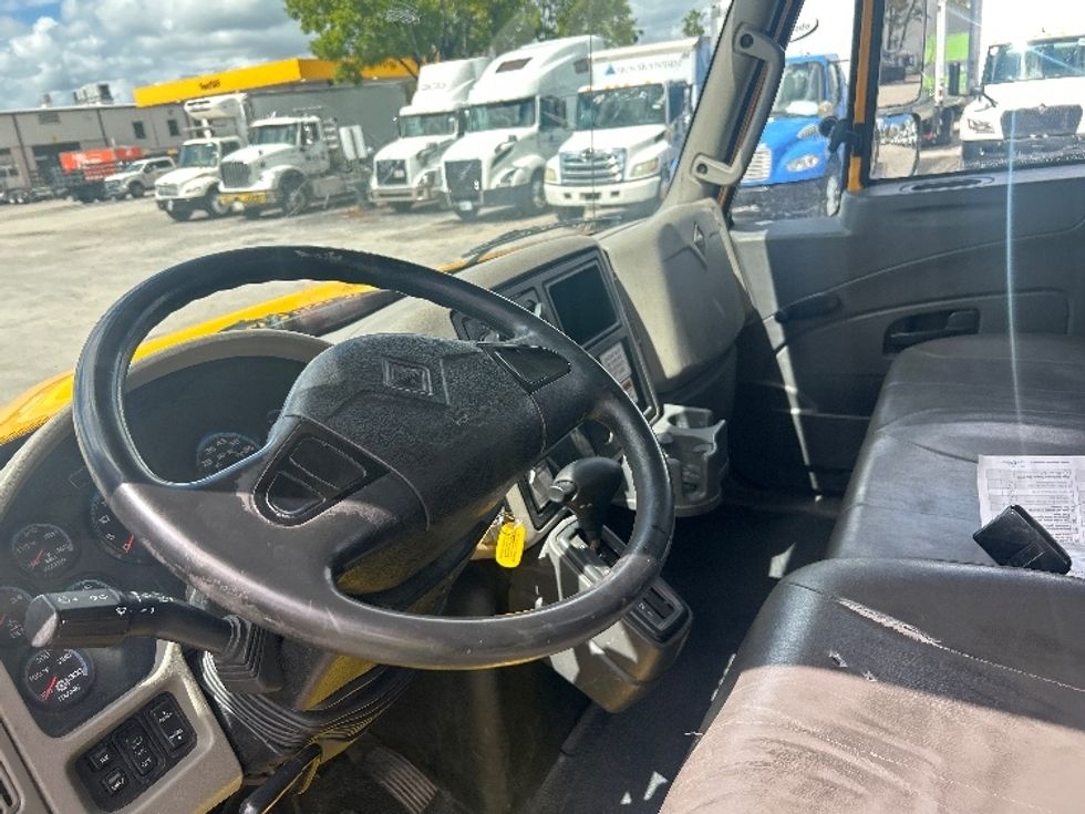 Flatbed Truck-Light and Medium Duty Trucks-International-2019-4300-Medley-FL-131,740\n\t\tmiles-$ 46,750 - Image 17