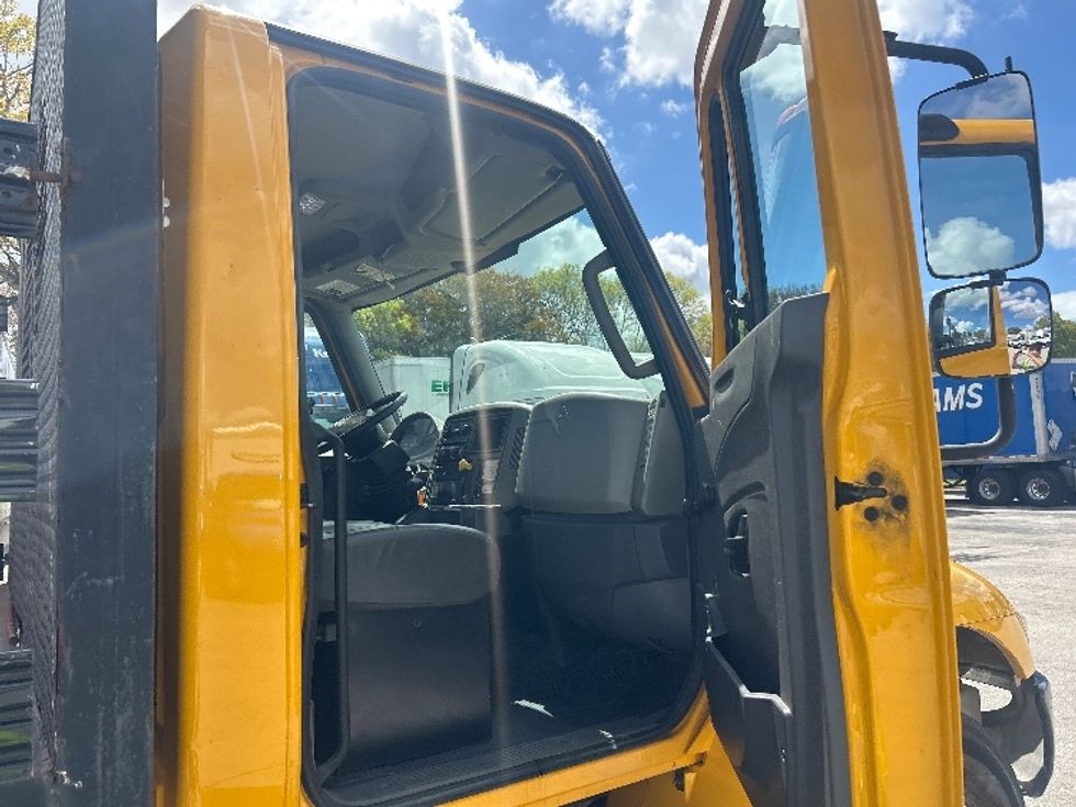 Flatbed Truck-Light and Medium Duty Trucks-International-2019-4300-Medley-FL-131,740\n\t\tmiles-$ 46,750 - Image 19