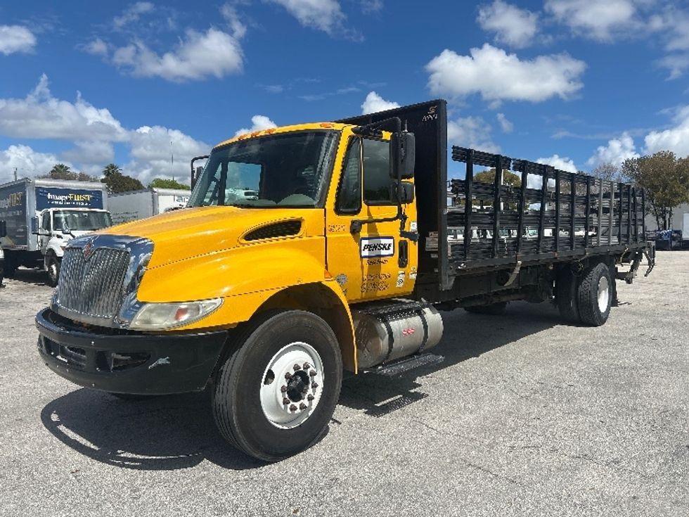 Flatbed Truck-Light and Medium Duty Trucks-International-2019-4300-Medley-FL-131,740\n\t\tmiles-$ 46,750 - Image 3