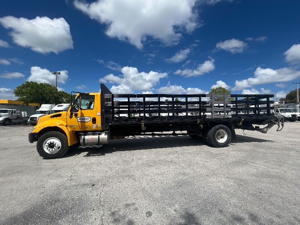 Flatbed Truck-Light and Medium Duty Trucks-International-2019-4300-Medley-FL-131,740\n\t\tmiles-$ 46,750 - Image 4