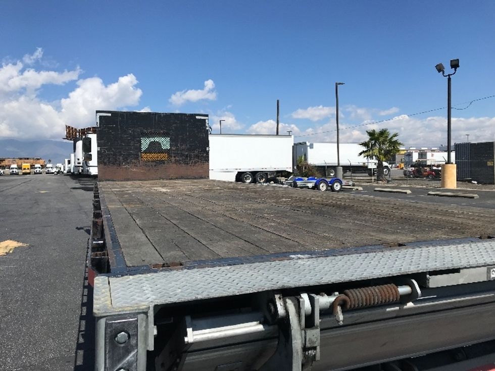 Flatbed Truck-Light and Medium Duty Trucks-International-2019-4300-Montebello-CA-145,614\n\t\tmiles-$ 44,500 - Image 11