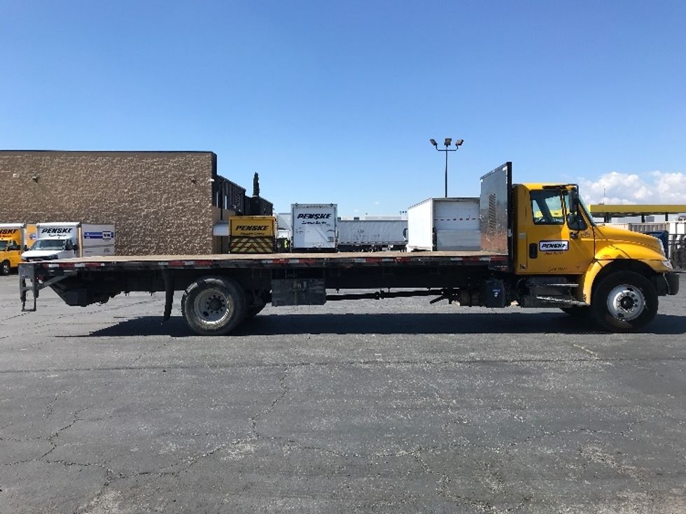 Flatbed Truck-Light and Medium Duty Trucks-International-2019-4300-Montebello-CA-145,614\n\t\tmiles-$ 44,500 - Image 14
