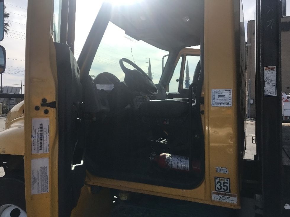 Flatbed Truck-Light and Medium Duty Trucks-International-2019-4300-Montebello-CA-145,614\n\t\tmiles-$ 44,500 - Image 15