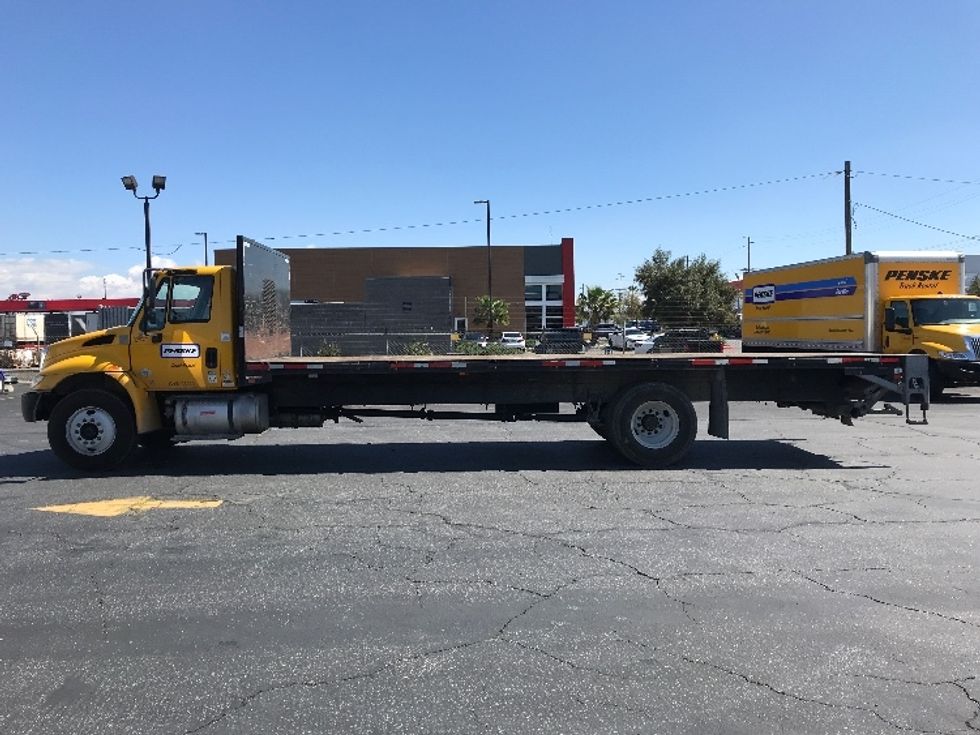 2019 International 4300 DuraStar 4300 photo 2