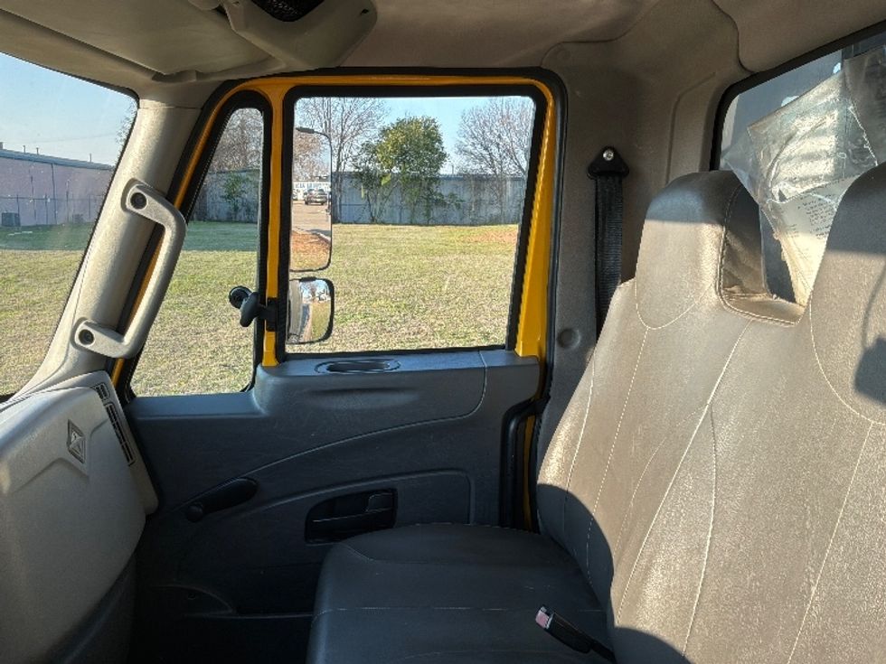 Flatbed Truck-Light and Medium Duty Trucks-International-2019-4300-Montgomery-AL-154,866\n\t\tmiles-$ 47,750 - Image 19