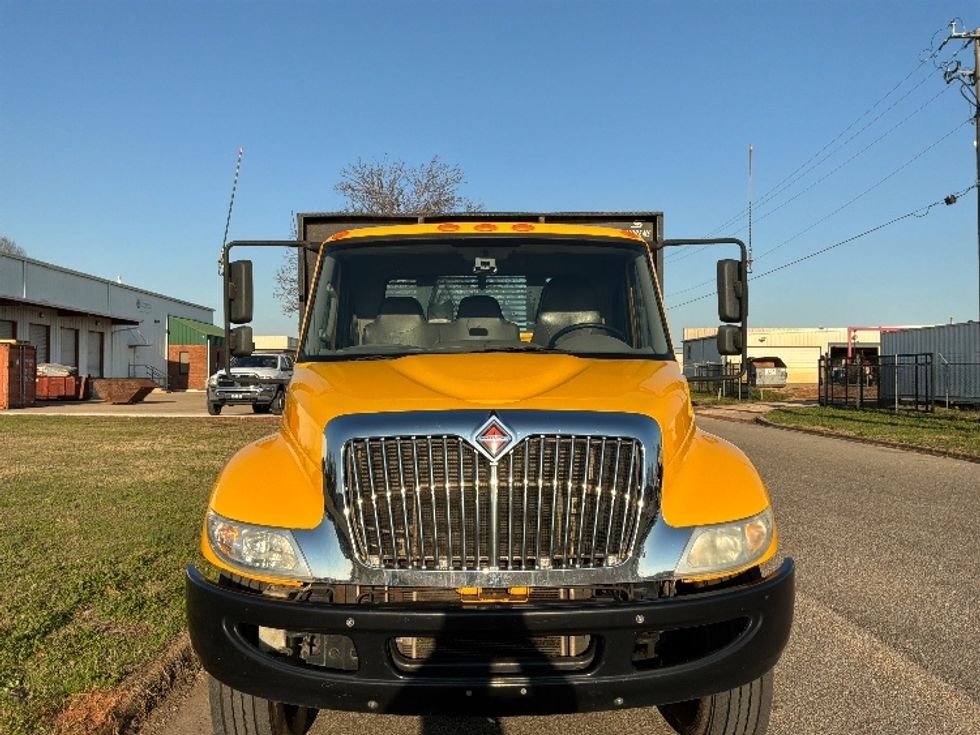 Flatbed Truck-Light and Medium Duty Trucks-International-2019-4300-Montgomery-AL-154,866\n\t\tmiles-$ 47,750 - Image 2