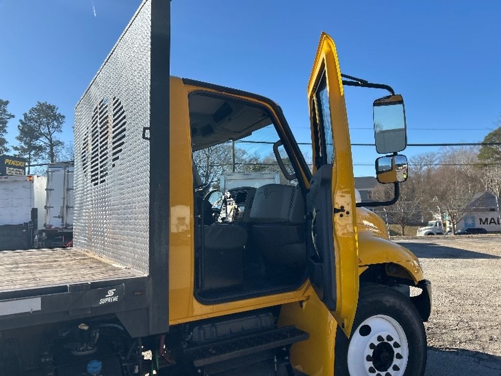 Flatbed Truck-Light and Medium Duty Trucks-International-2019-4300-Newport News-VA-60,543\n\t\tmiles-$ 54,500 - Image 18