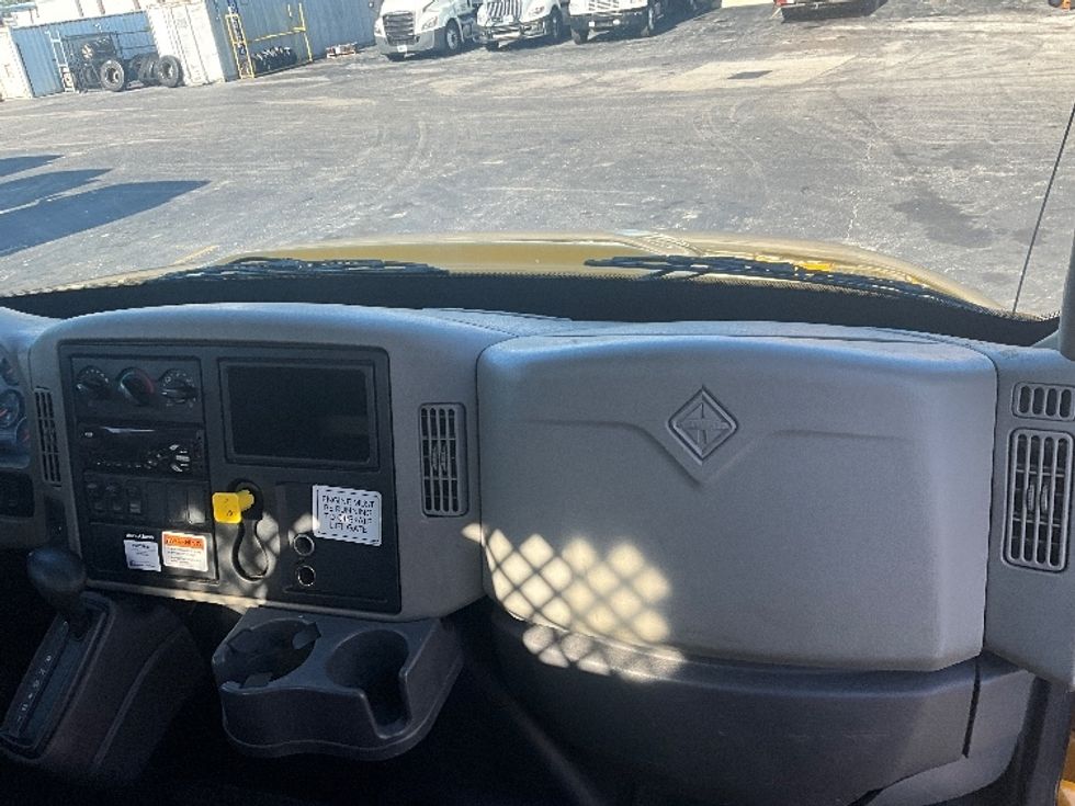 Flatbed Truck-Light and Medium Duty Trucks-International-2019-4300-Orlando-FL-170,612\n\t\tmiles-$ 45,750 - Image 21