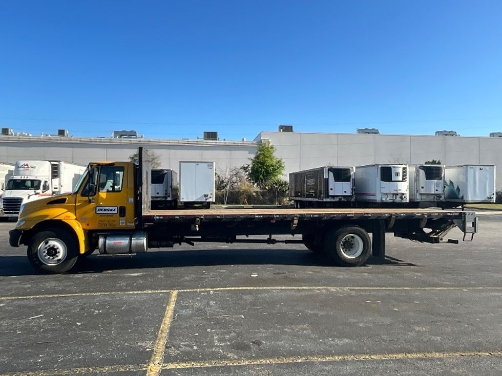 Flatbed Truck-Light and Medium Duty Trucks-International-2019-4300-Orlando-FL-170,612\n\t\tmiles-$ 45,750 - Image 4