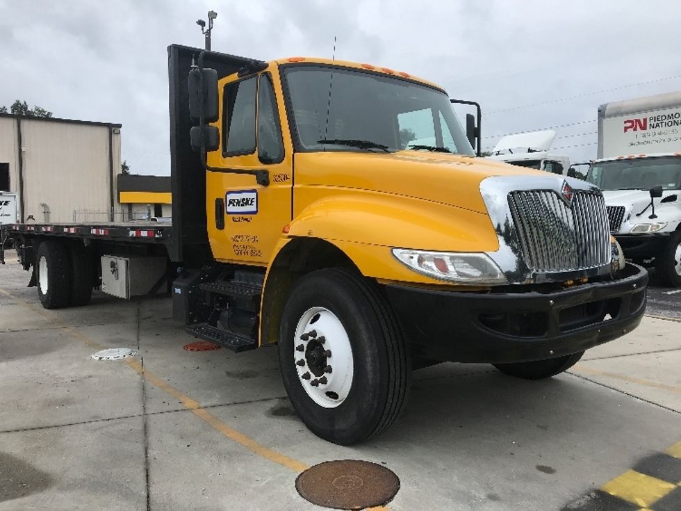 Flatbed Truck-Light and Medium Duty Trucks-International-2019-4300-Orlando-FL-182,887\n\t\tmiles-$ 45,750 - Image 1