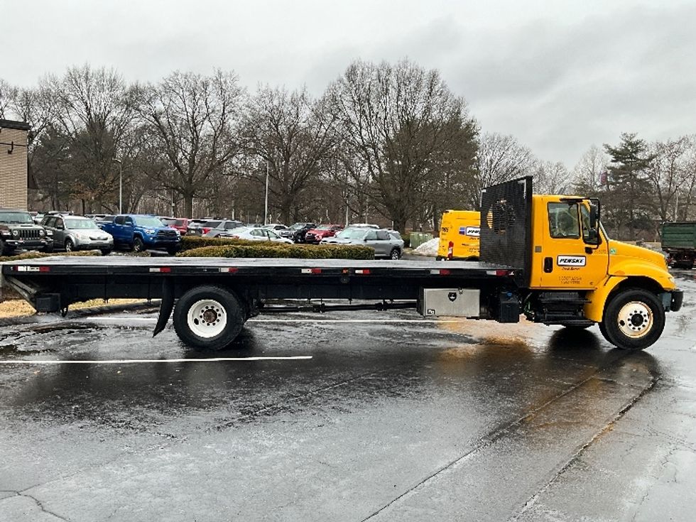 Flatbed Truck-Light and Medium Duty Trucks-International-2019-4300-Pottsville-PA-175,453\n\t\tmiles-$ 27,750 - Image 12