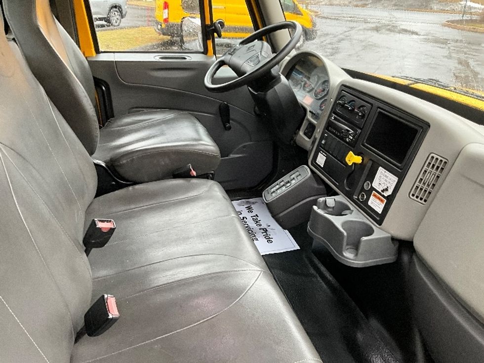 Flatbed Truck-Light and Medium Duty Trucks-International-2019-4300-Pottsville-PA-175,453\n\t\tmiles-$ 27,750 - Image 19