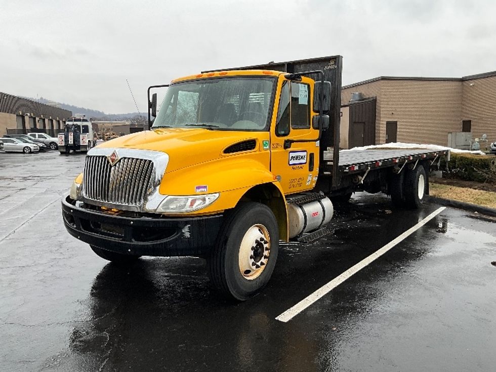 Flatbed Truck-Light and Medium Duty Trucks-International-2019-4300-Pottsville-PA-175,453\n\t\tmiles-$ 27,750 - Image 3