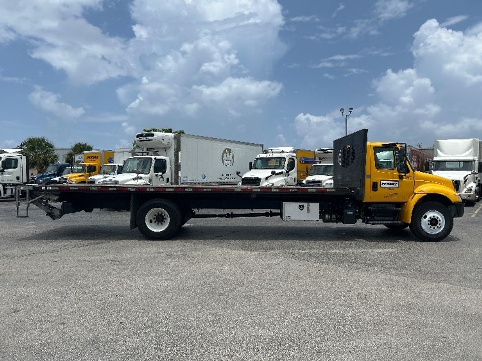 Flatbed Truck-Light and Medium Duty Trucks-International-2019-4300-Riviera Beach-FL-151,537\n\t\tmiles-$ 31,750 - Image 15