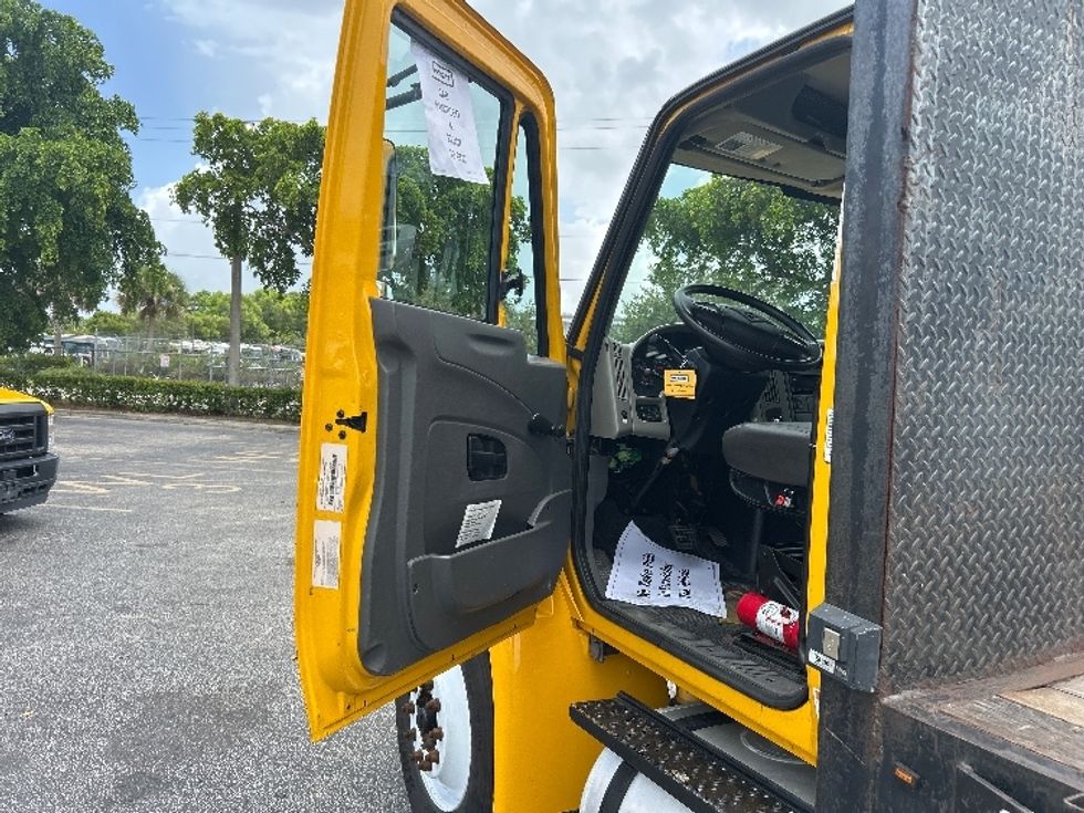 Flatbed Truck-Light and Medium Duty Trucks-International-2019-4300-Riviera Beach-FL-151,537\n\t\tmiles-$ 31,750 - Image 16