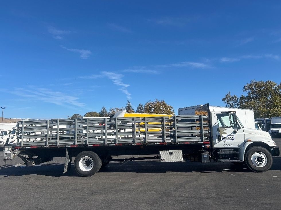 Flatbed Truck-Light and Medium Duty Trucks-International-2019-4300-South San Francisco-CA-145,950\n\t\tmiles-$ 49,250 - Image 11