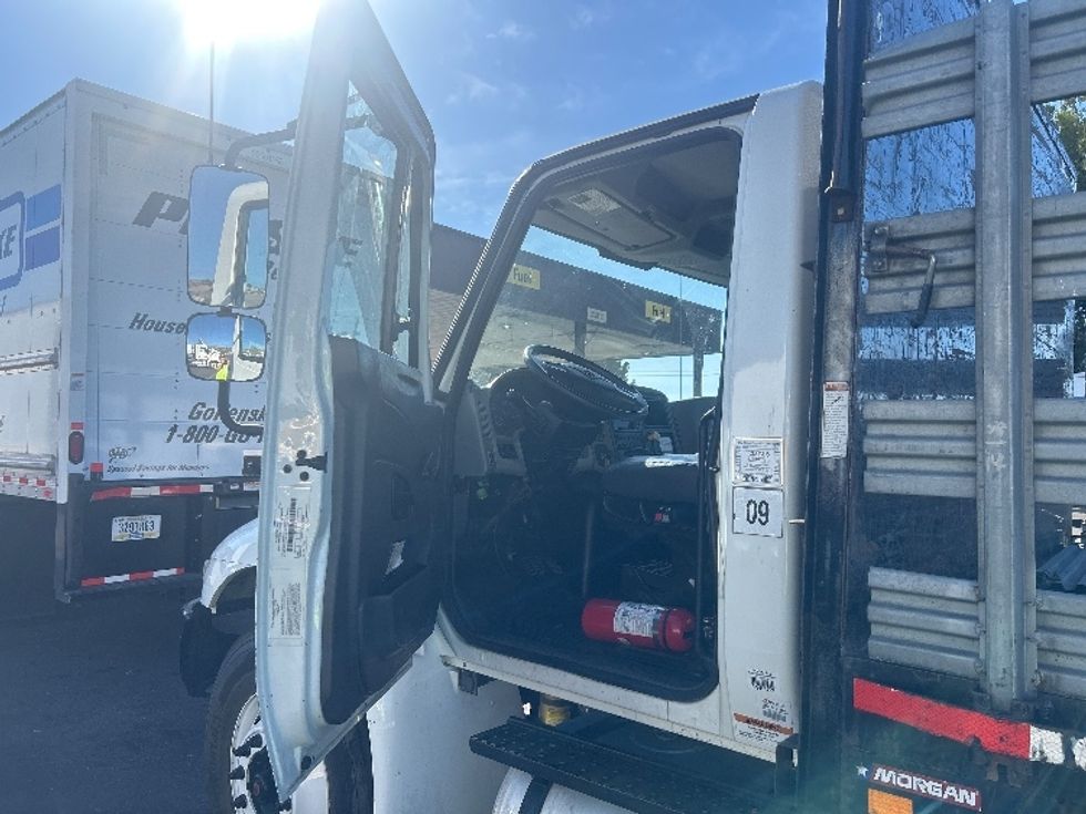 Flatbed Truck-Light and Medium Duty Trucks-International-2019-4300-South San Francisco-CA-145,950\n\t\tmiles-$ 49,250 - Image 12