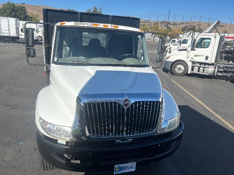 Flatbed Truck-Light and Medium Duty Trucks-International-2019-4300-South San Francisco-CA-145,950\n\t\tmiles-$ 49,250 - Image 2