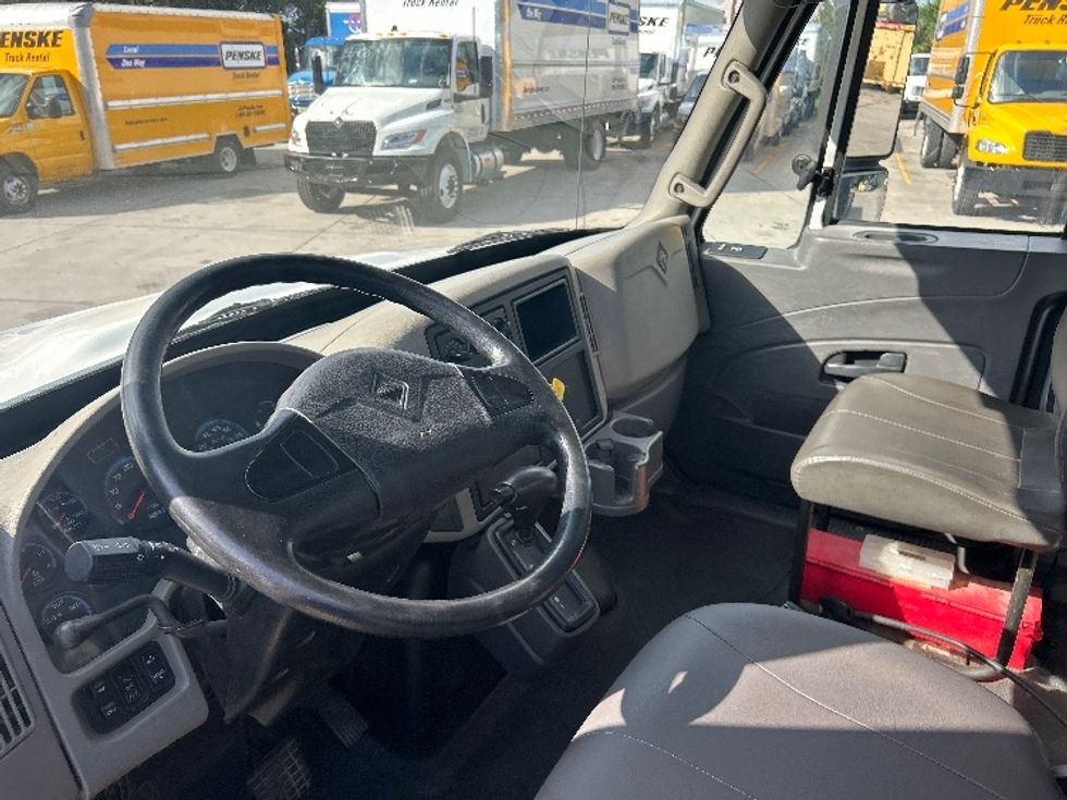 Flatbed Truck-Light and Medium Duty Trucks-International-2019-4300-Tampa-FL-115,532\n\t\tmiles-$ 43,750 - Image 17