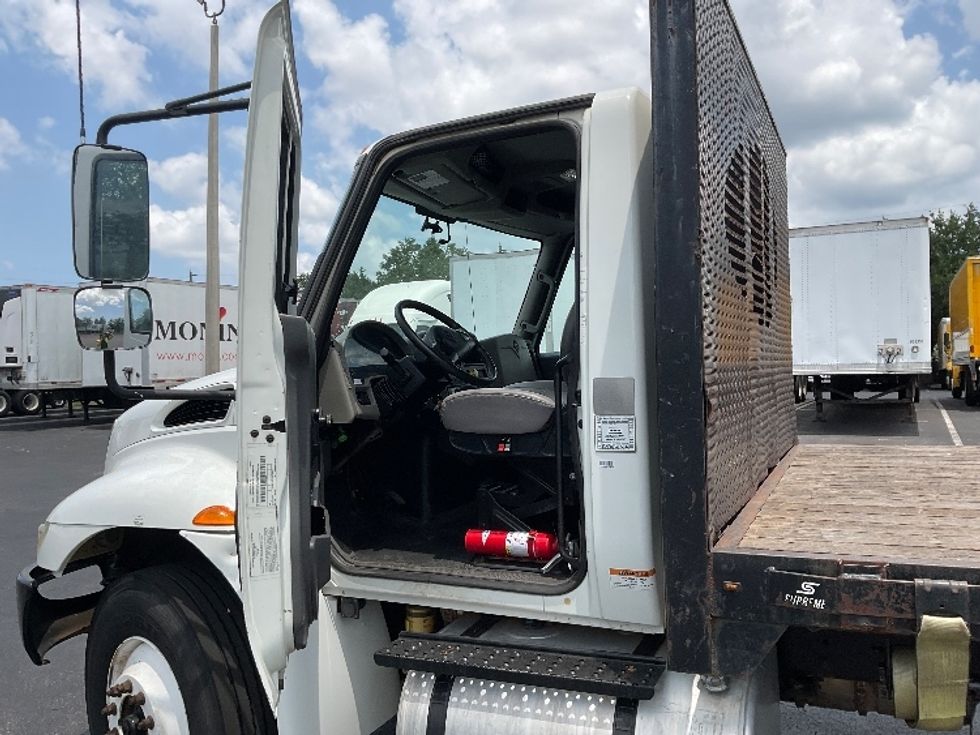 Flatbed Truck-Light and Medium Duty Trucks-International-2019-4300-Tampa-FL-130,334\n\t\tmiles-$ 52,500 - Image 16