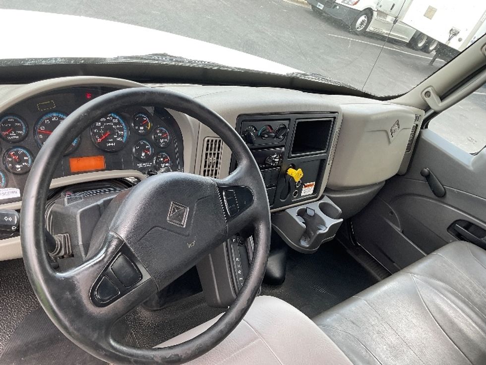 Flatbed Truck-Light and Medium Duty Trucks-International-2019-4300-Tampa-FL-130,334\n\t\tmiles-$ 52,500 - Image 17