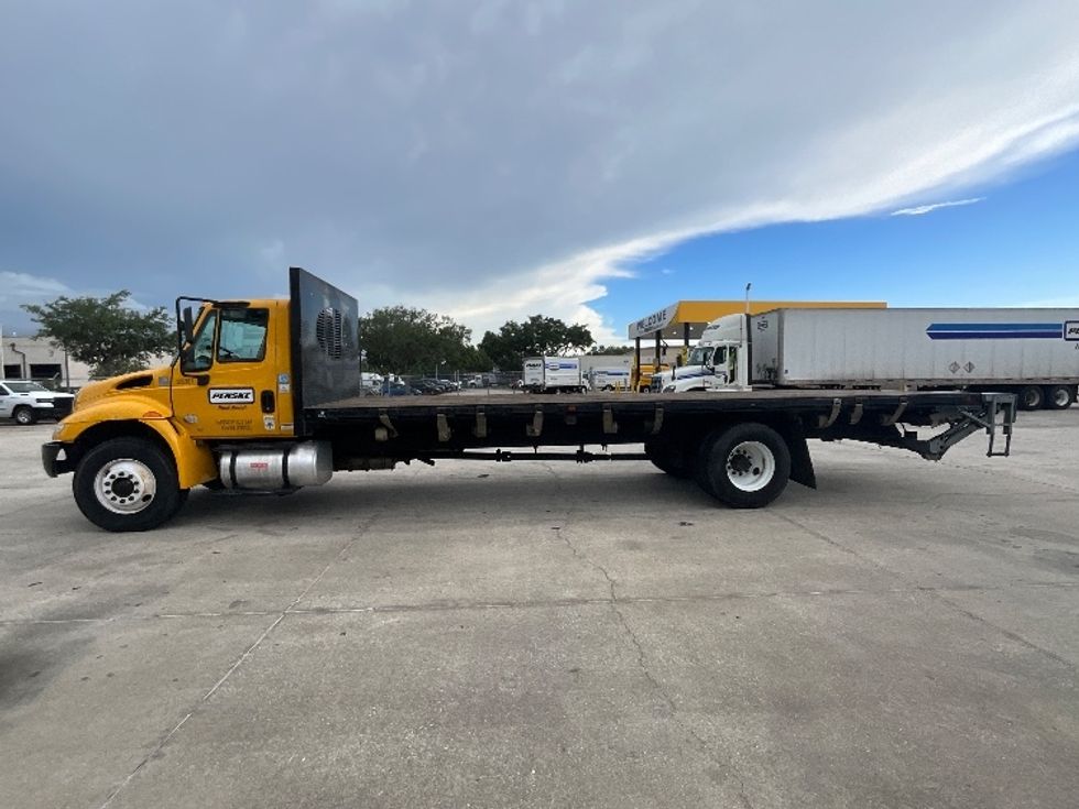 Flatbed Truck-Light and Medium Duty Trucks-International-2019-4300-Tampa-FL-147,037\n\t\tmiles-$ 43,250 - Image 4