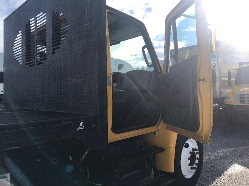 Flatbed Truck-Light and Medium Duty Trucks-International-2019-4300-Tampa-FL-166,721\n\t\tmiles-$ 39,500 - Image 20